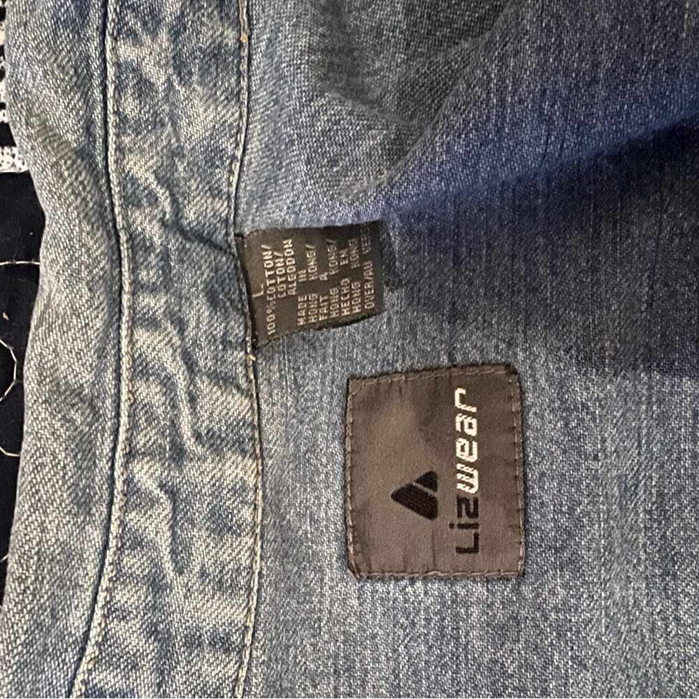 Liz Claiborne Denim Shirt - Picture 3 of 4